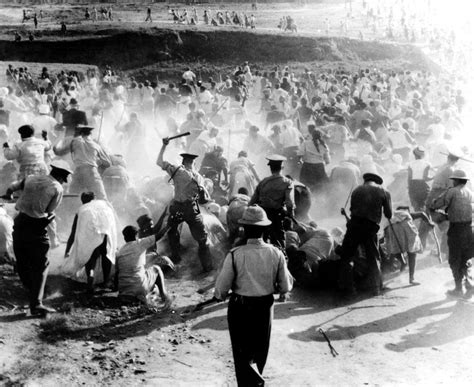 La Masacre de Sharpeville: Un Evento Crucial en la Lucha por la Igualdad Racial en Sudáfrica